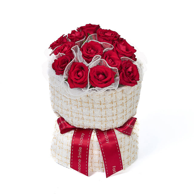Classy Tweed (Red/White) – Flower Bouquet