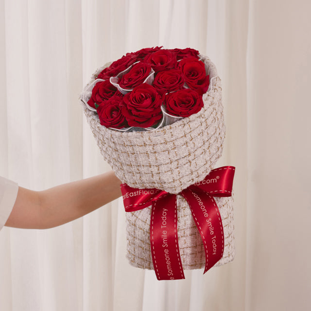 Classy Tweed (Red/White) – Flower Bouquet