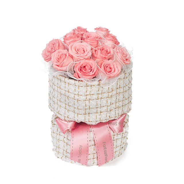 Classy Tweed (Pink/White) – Flower Bouquet