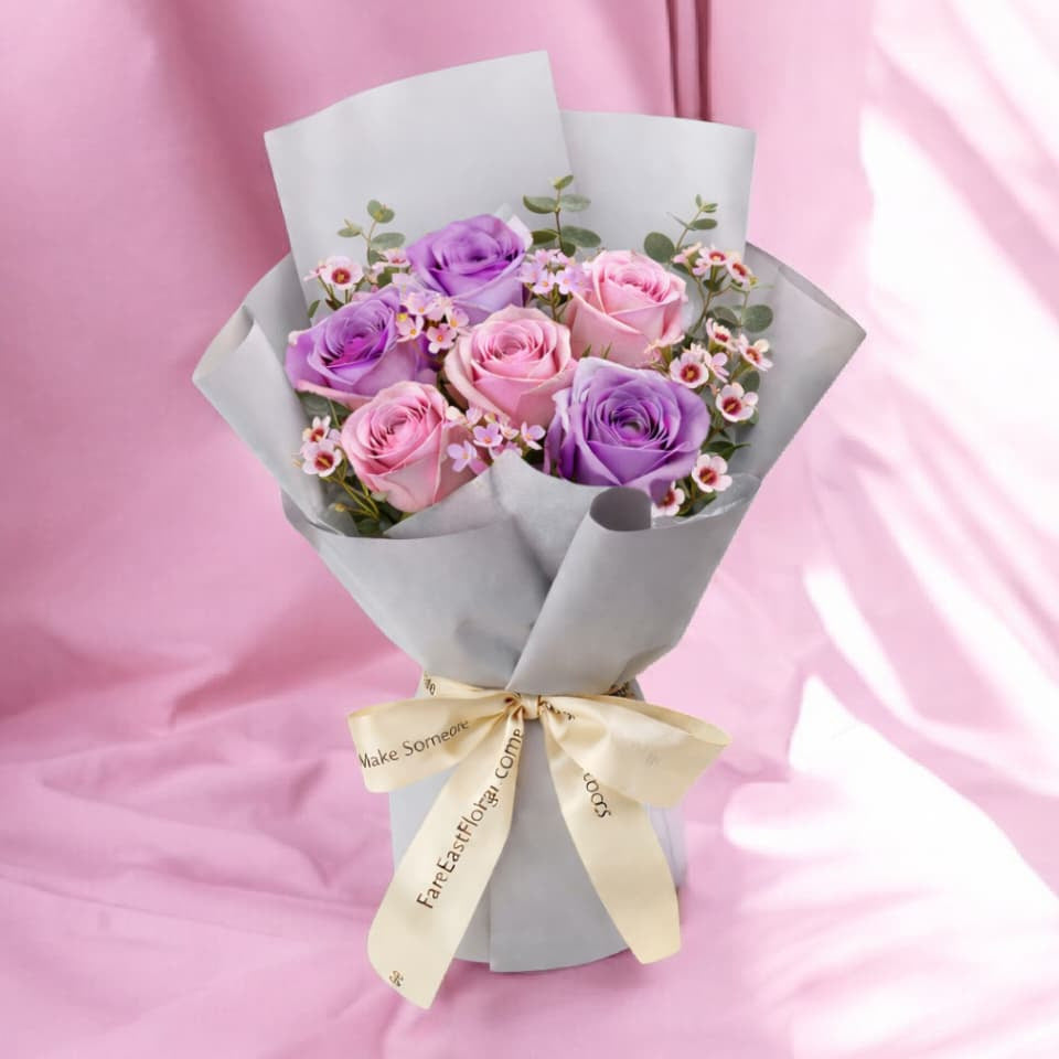 VDA06 Two Hearts, One Love – Flower Bouquet