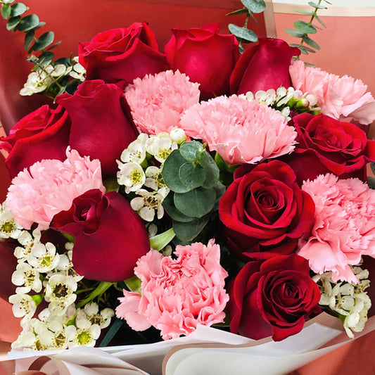 MYMDE05 - Pretty in Pink - Flower Bouquet