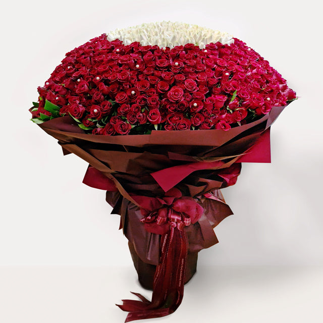 Love Actually 999 Red Roses | Far East Flora – FarEastFlora.com.my